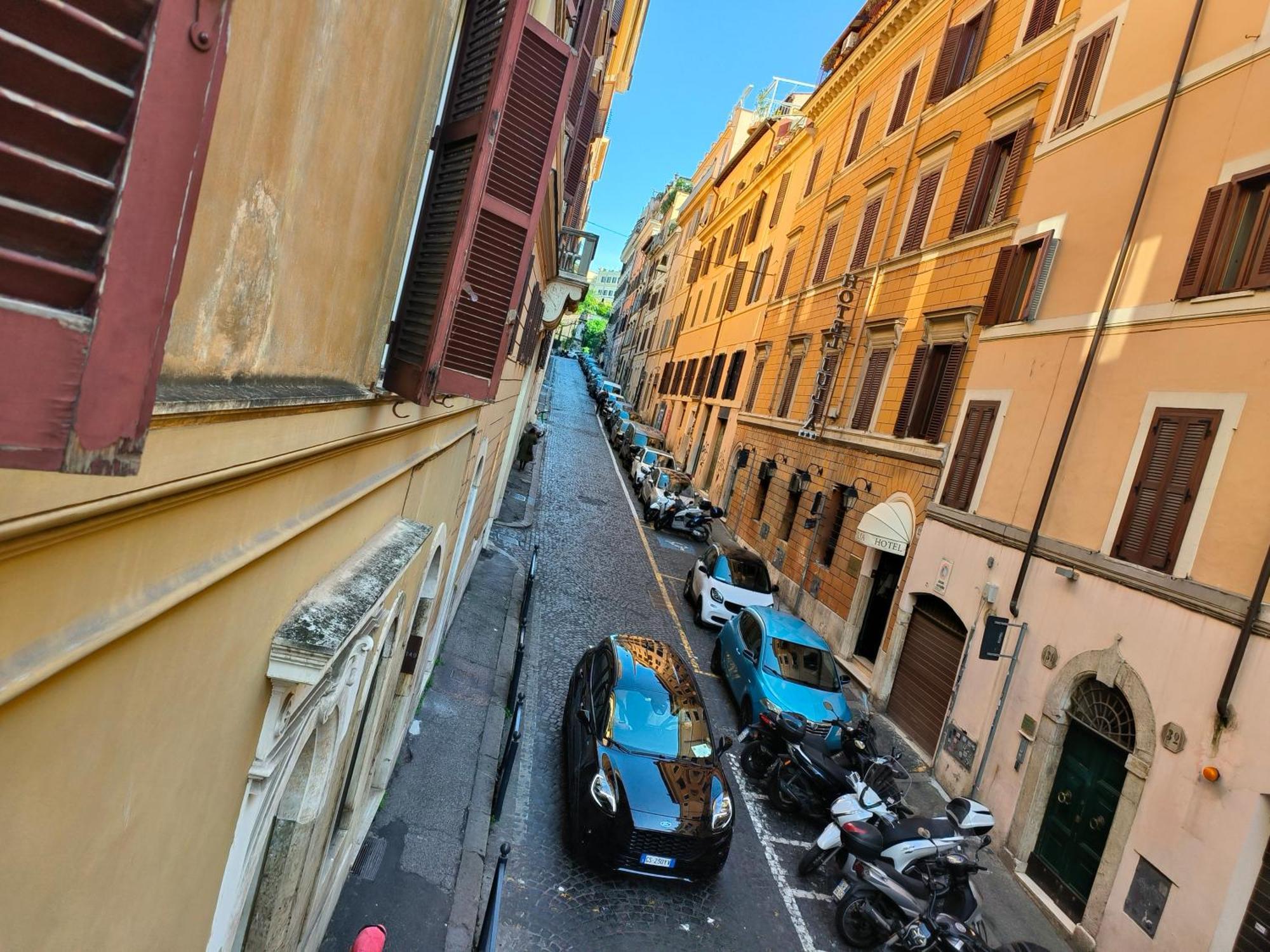 Trevi Contemporary Suite — Photos 2